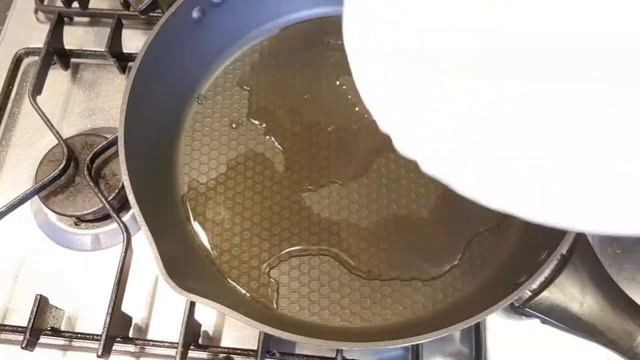 Мясные рулетики с луком в томатном соусе смотреть онлайн