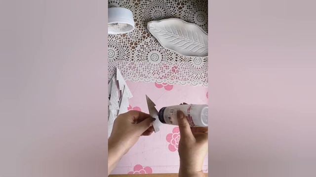 СКРАПБУКИНГ.. Видео-урок. Подвеска-елочка из бумаги. смотреть онлайн