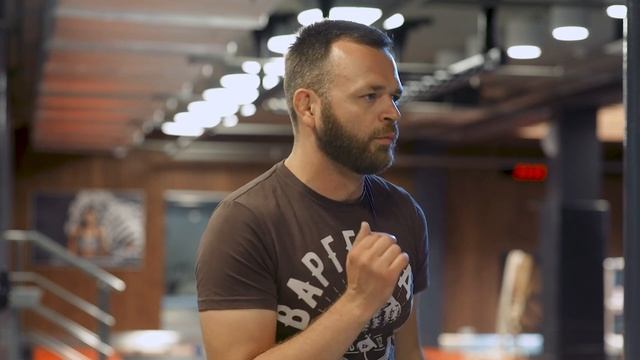 Зачем на самом деле люди ходят в фитнес-клубы ? смотреть онлайн