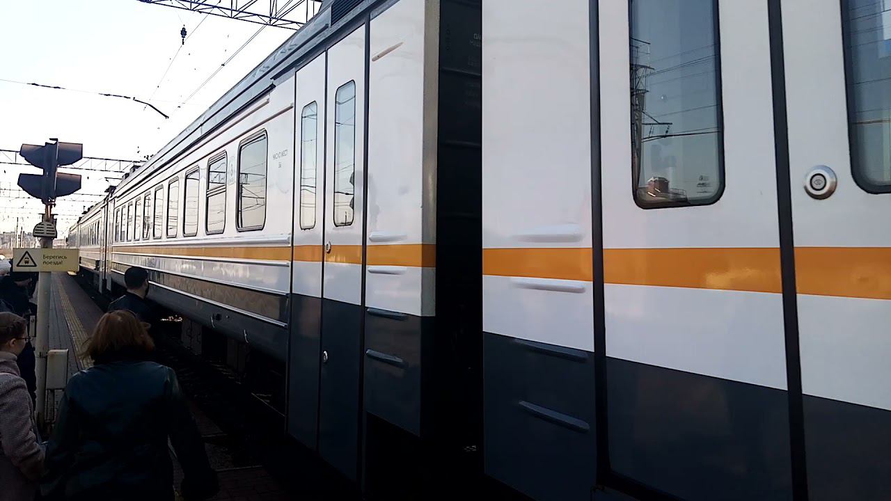 Отправление ЭД4М 0447 Фирменный Экспресс "Наше Подмосковье" со станции Луховицы. смотреть онлайн
