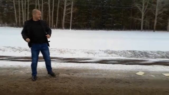 Разбивание досок в воздухе. Исполняет международный инструктор Фагит Латипов. Башкортостан, г.Уфа смотреть онлайн