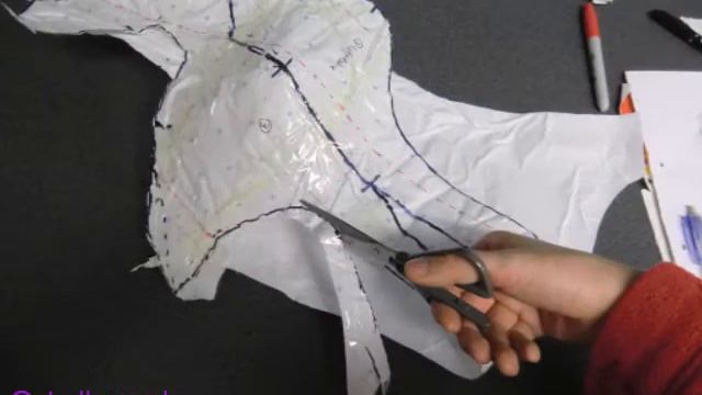 200211-Tapedress смотреть онлайн