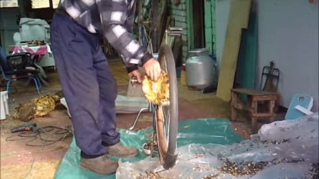 Как я выбиваю из подсолнухов семечки! смотреть онлайн