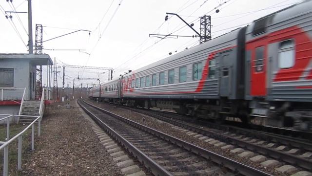 Электровоз ЭП20-024 с поездом№131М Москва-Новозыбков станция Балабаново 13.04.2019 смотреть онлайн