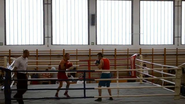 Miskolc Boxing - Németh László (Red) (Round 1) смотреть онлайн