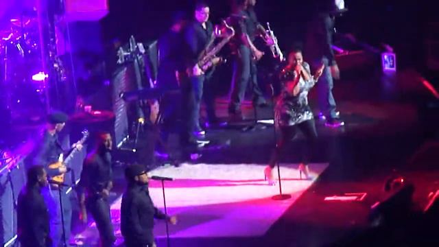 Jill Scott - Shame show opener @ Gibson Amphitheatre 8.10.11 смотреть онлайн