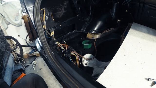 Сборка багажника и крышки, настройка зазоров BMW e34 540. Часть 3 смотреть онлайн
