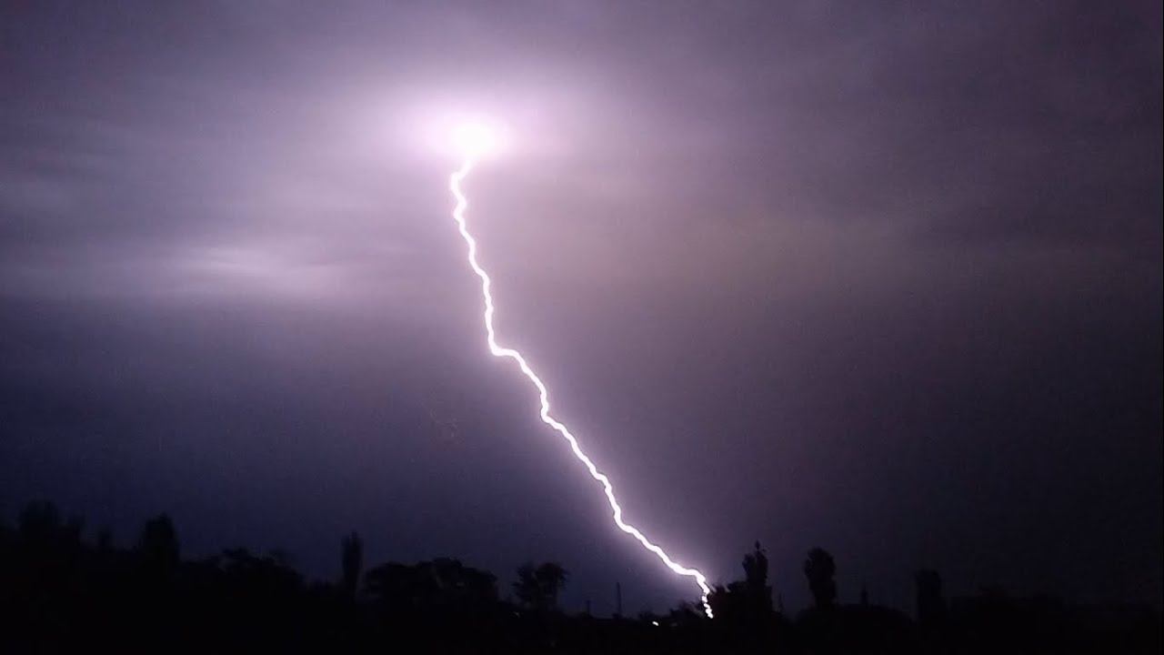 Lightnings near Novopokrovka village смотреть онлайн