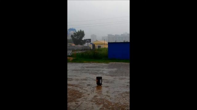 Полет ведра на подушке безопасности