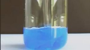 Реакция между сульфатом меди и гидроксидом натрия