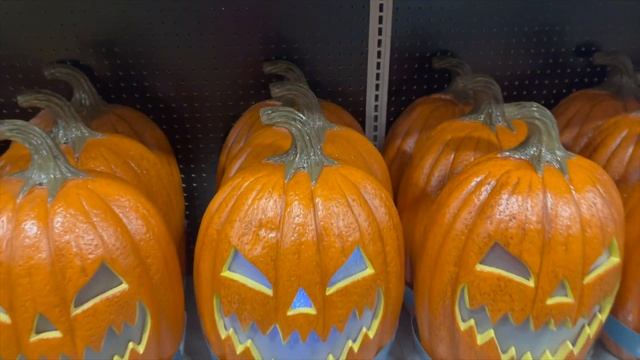 ? At Home Halloween 2022 Walkthrough - INFLATABLES & Classical Decor (2 Trips) ? смотреть онлайн