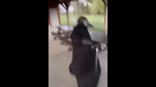 Через час те из Вас кто останутся в живых будут завидовать мертвым смотреть онлайн