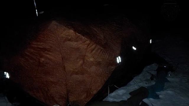 Зимний кемпинг на озере Сомовое. Греемся от портативной печки LF BROS. смотреть онлайн