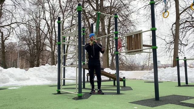 Прокачиваем плечи и учимся отжиматься в стойке на руках!Каждый сможет научиться!!! смотреть онлайн