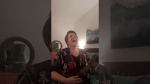 Somebody To Love! Ukulele cover with chords - Freddie Mercury - Queen смотреть онлайн