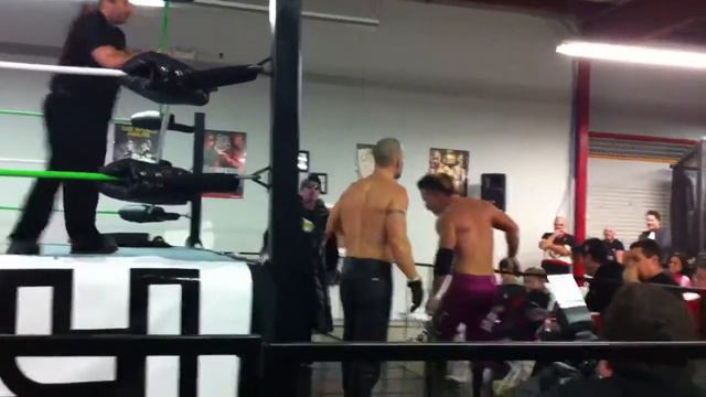"The Professional" Jaxon Jarvis vs. Tyson Dux - camera #2 смотреть онлайн