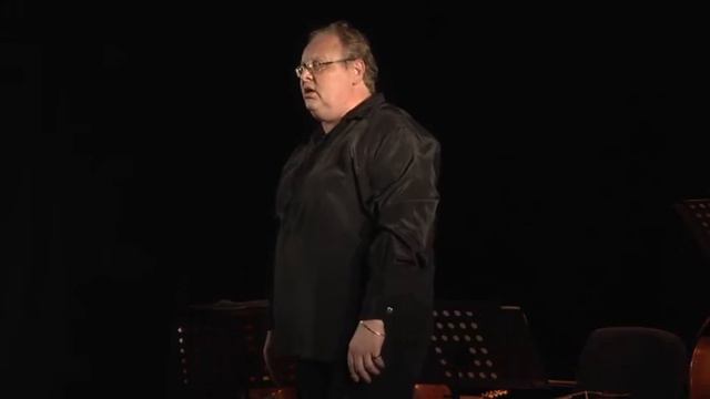 «Поющий куратор» — Михаил Бородин