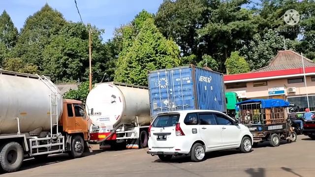 Review Mobil Truck Tangki Mitsubishi Fuso 220PS смотреть онлайн