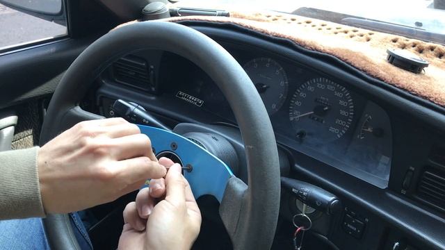 拆裝賽車方向盤實錄 台灣版 類NARDI 方向盤升級 Refurbished Medieval Car Taiwan