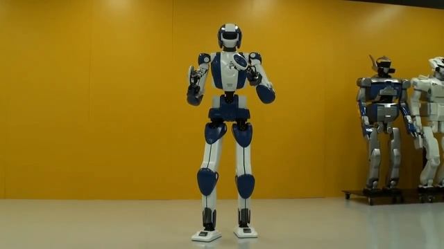World's Top3 Humanoid Robots - Asimo vs HPR-4 vs NAO! смотреть онлайн