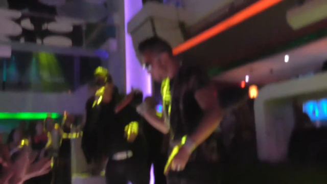 Miguel Saez y Mario Mendes en Sala Cibeles (Almería) 10/5/2014 смотреть онлайн