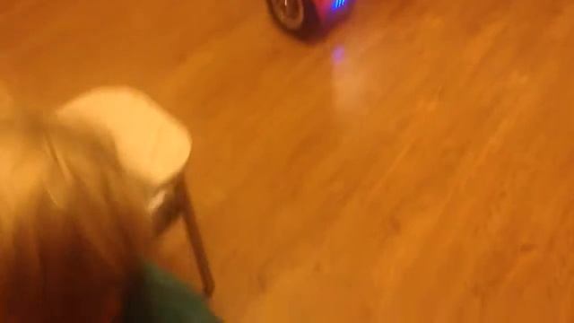 Как Сева (20 кг) ездит на Гироскутере смотреть онлайн