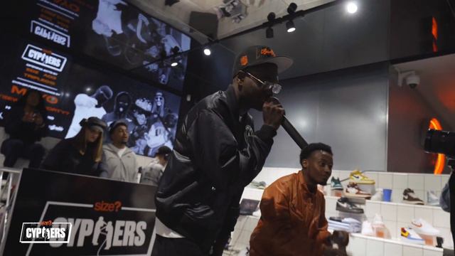 size?cyphers Glasgow | EDZ, Triple01s, AD3, MAYO, TEEWHY, K-1 & AJFORTY7 | MixtapeMadness x Jordan смотреть онлайн