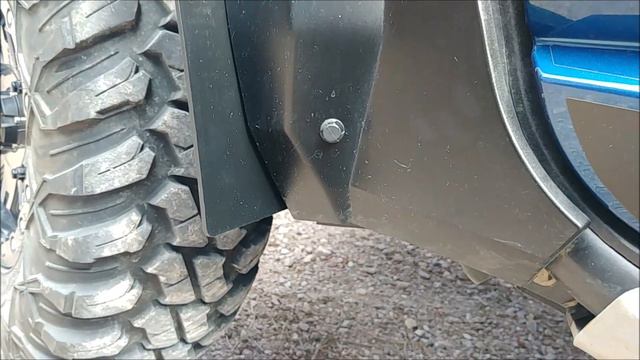 RMAX 1000 OEM vs UORP fender flare смотреть онлайн