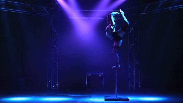Brittany Walsh_Acrobatic Archer смотреть онлайн