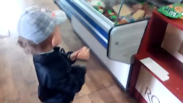 Ребенок в магазине смотреть онлайн