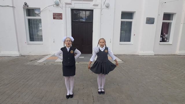 Поздравление выпускникам с окончанием школы смотреть онлайн