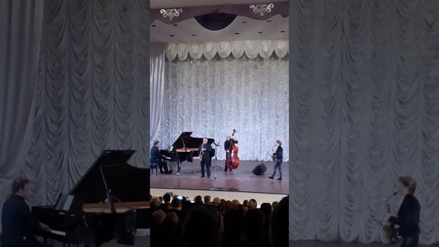 Джазовый концерт"Агеев трио" и В.Кожухарова.29.09.2022. смотреть онлайн