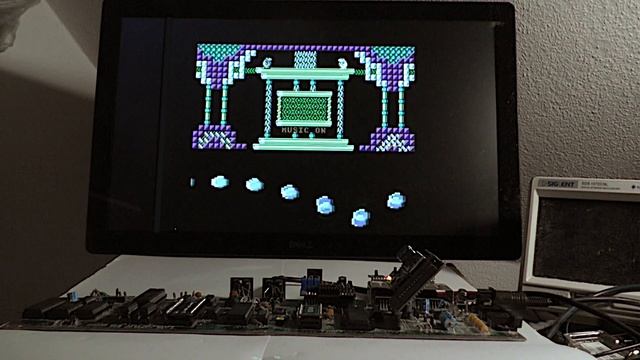 C64 MMU Replica: u251715+64, Showcase with old 250469 Board смотреть онлайн