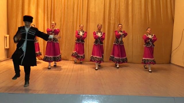 Хореографический коллектив "Компромисс" Кубанская пляска "Черноморочка" смотреть онлайн