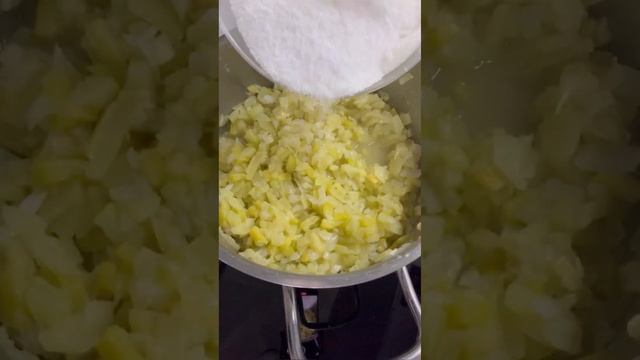 Вкуснейший кетчуп из кабачков! #вкусныйрецепт #готовимдома #заготовкиназиму #простойрецепт #кабачки