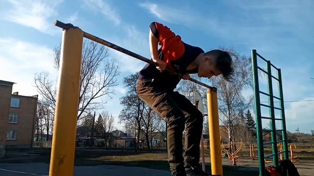 Как сделать выход на 2 на турнике(ОБУЧАЛКА)