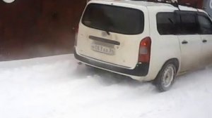 Toyota Probox 4 WD   штурм зимнего