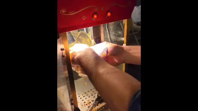 Meeple House - How to use the Popcorn Machine смотреть онлайн