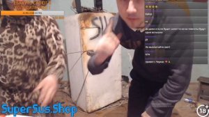 Супер Сус взорвал салют в холодильнике!!!