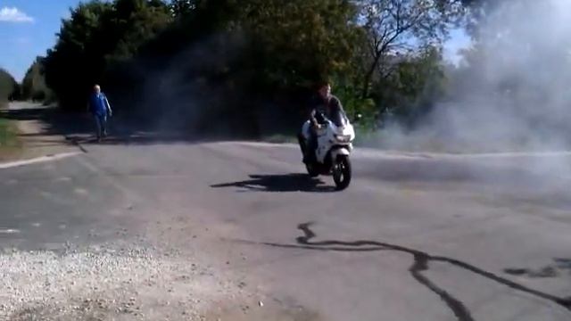 Замена покрышки VTR1000F смотреть онлайн