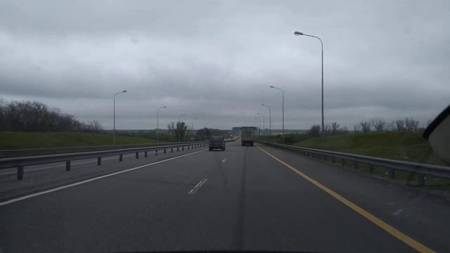 Едем по М4 Дон между Миллерово и Каменск-Шахтинским.| Говорим об особенностях езды по М4 и камерах. смотреть онлайн