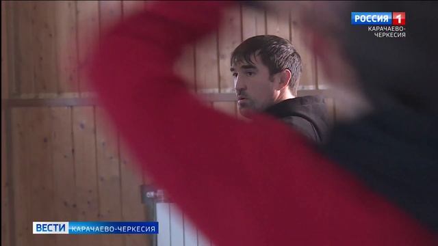 Детско-юношеская спортивная школа по вольной борьбе в станице Сторожевой меняет свой облик смотреть онлайн