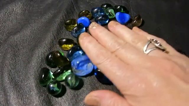 ASMR-КАТАЕМ СТЕКЛЯННЫЕ ШАРИКИ ,ЗВУК ЛАТУННОЙ ТАРЕЛКИ .SOUND GLASS BALLS, SOUND OF BRASS PLATE ... смотреть онлайн