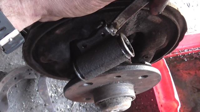 Замена Тормозных Барабанов Колодок Цилиндра ,задних колёс Opel Vectra A смотреть онлайн