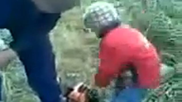 Мальчик матерщинник заводит триммер 18+