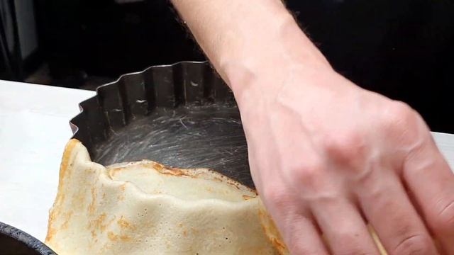 Блины с абрикосовым соусом