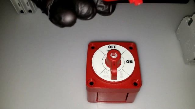 OFF-GRID SOLAR INVERTER/CHARGERS: VICTRON PHOENIX INVERTER SMART, MPP PIP6048MT, LG CHEM EV BATTERY