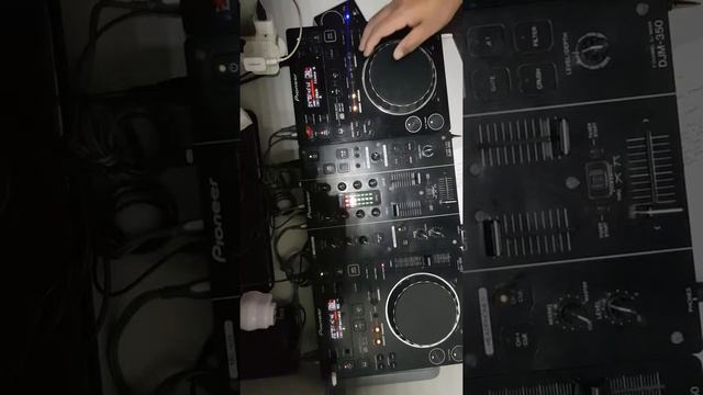 dj @sh Moombahton CDJ 350 non-stop trial смотреть онлайн
