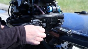 УСТАНОВКА и ПОДКЛЮЧЕНИЕ ТАХОМЕТРА на лодочный МОТОР Mercury за 5 минут прямо на водоеме.