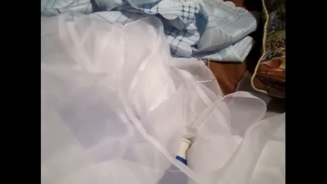 "Наряд для окошка кухни-2. Шторы "нити" и жатка + капрон/белая вуаль! Синие любимые аксессуары" смотреть онлайн